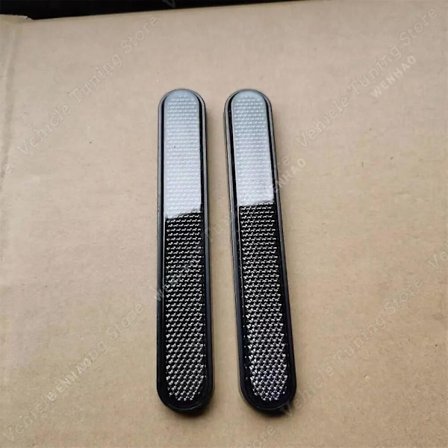 Moottoripyörän etuhaarukan heijastin Harley Davidson Xl883 Xl1200 1250 Xg500 Xg750 Touring Street Dyna Pan V-rod Iron 1986--Perfet