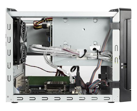 BLUECHIP Server bluechip SERVERline T10302s Cube. Atom C3558 16 GB DDR4. 960 GB SSD. 4 x Gigabit Ethernet