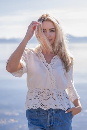 Bea V-neck Blouse Creme XL