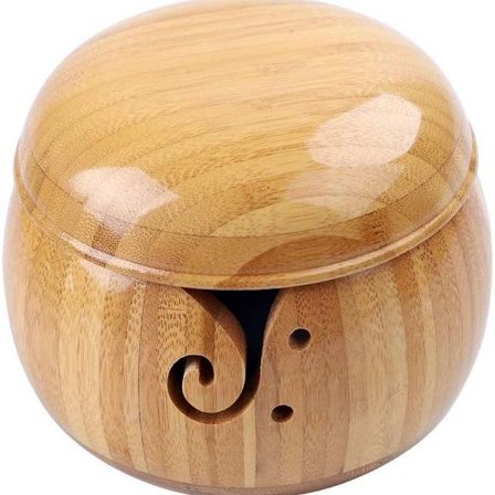 Strikkeskål, håndlaget, med avtagbart lokk og hull, KLB