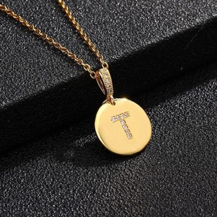 Pyöreät kirjaimet amuletit kullasta ja zirkonikullatut kaulakoru Gold one size