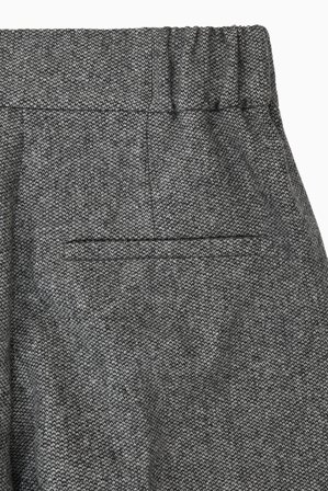 COS Women's Pantaloni Culotte Flanella Di Lana Taglio Regolare in Nero
