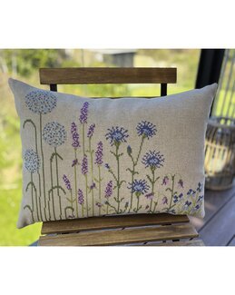 Broderipakke Pute Blå blomster - Oehlenschläger