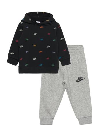 B Nsw Club Ssnl Aop Set Patterned Nike