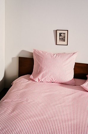 Jotex - Sengesæt Enkeltseng Økologisk Rød/hvid - ESSA - Køb Enkeltseng hos Jotex
