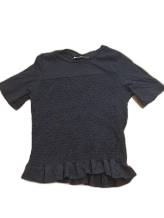 Mörkblå blus med volangkant