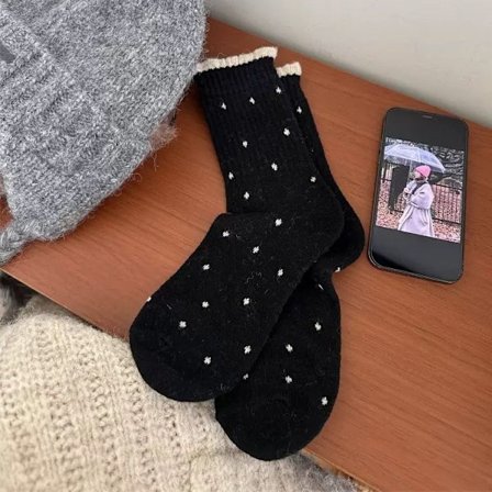 Varme slouch-sokker i koreansk stil, alsidige polka dot mid-calf sokker, Sort