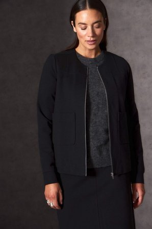 Cellbes of Sweden - Jakke Premium i Punto di Roma-trikot Mona i svart for damer i størrelse 46/48