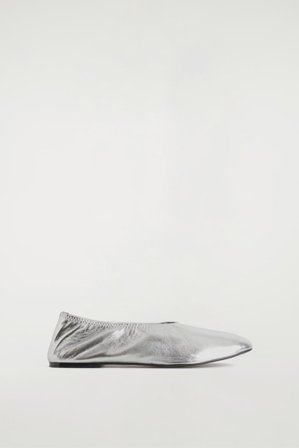COS Women's Minimal Leather Ballet Flats in Silver