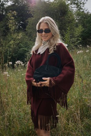 Olivia TPS x NA-KD Pull à franges - Pulls - Bordeaux - L