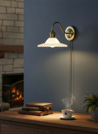 Silvia vegglampe - antikk/hvit