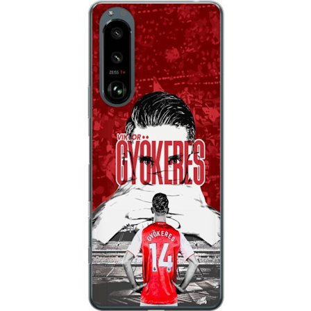 Yhteensopiva Puhelinkuori Sony Xperia 5 III Punainen dramaattinen kollaasikuva, jossa esiintyy Viktor Gyökeresin muotokuva ja pelaajia takaapäin areen