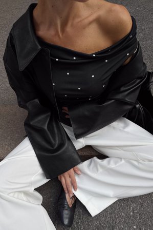 NA-KD Schulterfreies verdrehtes Top - Rüschenoberteile - SchwarzDotted - L (EU 42-44)