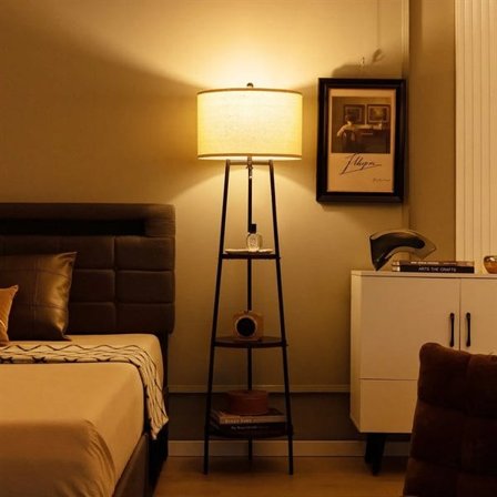 Gulvlampe med 3 hylder - Sort