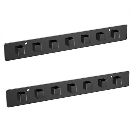 Veggmontert stativ for oppbevaring av brilleinnfatninger og solbriller.