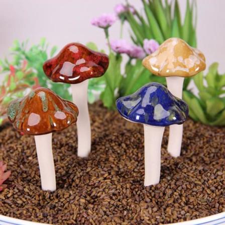 4 stk keramiske sopp, 4 farger hagesopp, sopp utendørs dekorasjon for miniatyr hage plantedekorasjoner blomsterpotter ornamenter