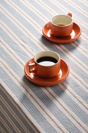 Jotex - Kaffekopp Med Sidetallerken 2-pakke oransje/naturvit - THELMA - Kjøp Kopper & krus hos Jotex