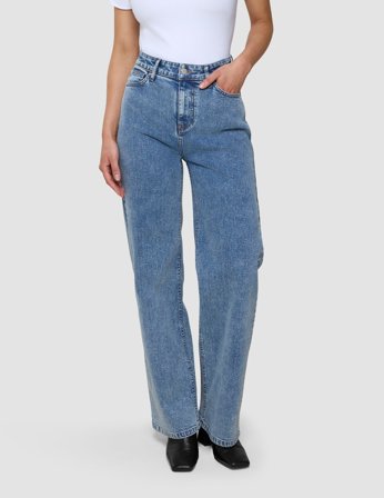 Shaping New Tomorrow - Dame - Jeans - Snow Blue Wash - Relaxed Fit - Størrelse 32/32