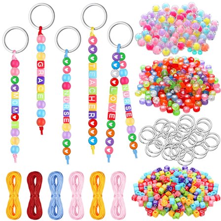 564 Deler DIY Perle Nøkkelringsett, Runde Bokstavperler med Justerbare Tråder, Lys Farge Nøkkelring & Ryggsekk Tilbehør for Mamma Gave