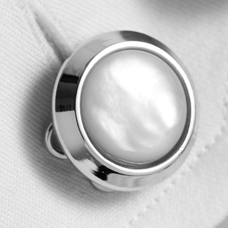 Pyöreät helmiäiskoristeiset napinkuoret miehille - Napinkuoret