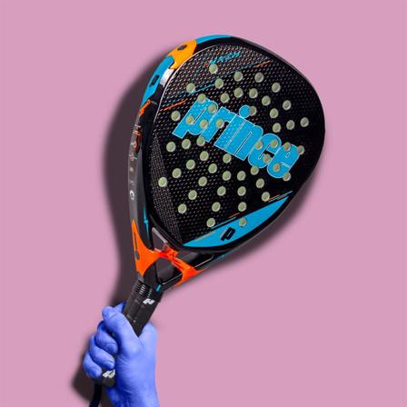 MACH Svart padelracket i Kolfiber finns hos Racqet