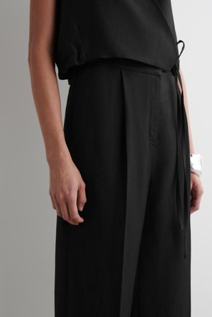 COS Women's Pantaloni Cropped A Gamba Dritta In Misto Lino in Nero