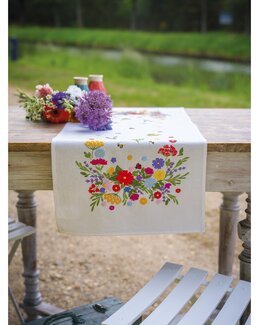 Stickpackung Tischdecke Welt voller bunter Blumen - Läufer - Vervaco