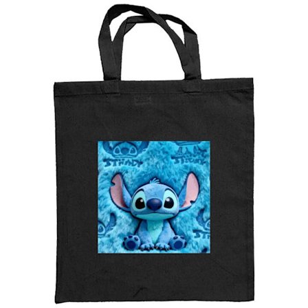 Stoffpose Blå Stitch-figur i myk plysjstil med store ører og broderte detaljer, sittende mot et gjentatt mønster i matchende blå toner