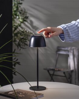 Ladattava LED-lamppu Ronda Musta