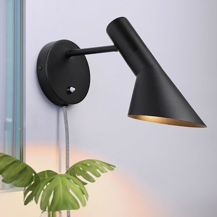 Vintage vägglampa med sladd, justerbar vägglampa med svängarm i industriell stil med strömbrytare, väggmonterad armatur, matt svart finish.