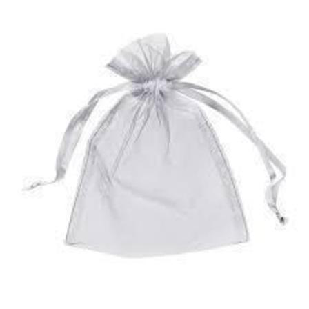 100 St. Handsydda Vita Organza Påsar C:a 7 X9 Cm.