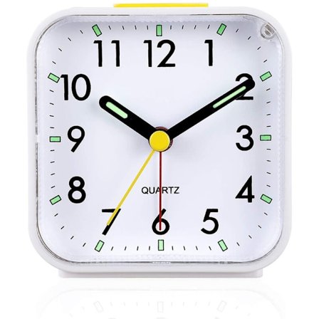 Stille, ikke-tikende analogt alarmur, blid vækning, bip, lydstyrkeforøgelse, snooze og batteridrevne lysfunktioner, nem indstilling, hvid?