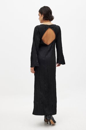 NA-KD Crinkled Long Sleeve Open Back Maxi Dress - Langærmede maxikjoler - Sort - EU 34