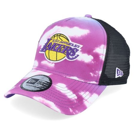 New Era - NBA Svart trucker Keps - Los Angeles Lakers Cloud All Over Print Purple/White/Black Trucker @ Hatstore