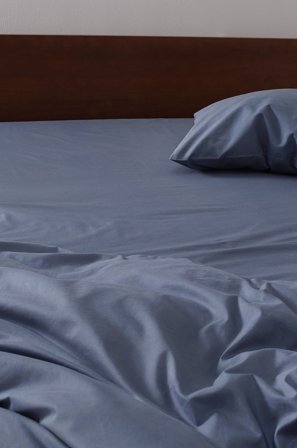 Jotex - Percale Dra-på-laken, Høy Madrass - Økologisk Tordenblå - ZACK - Kjøp Dra-på-laken hos Jotex