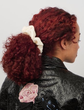 SUI AVA Ea Zig-Zag Scrunchie - Cream - ONE SIZE