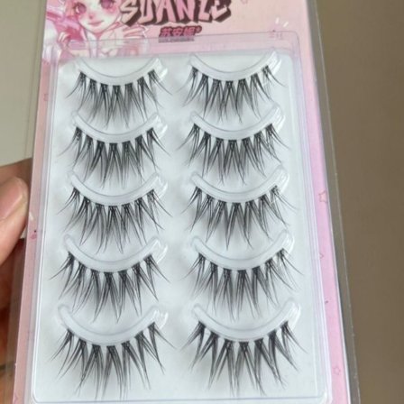 V-muotoiset tekoripset Manga Lashes tekoripset