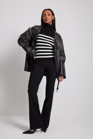 NA-KD Pantalon évasé ultra stretch coupe slim - Pantalons flare - Noir - EU 40