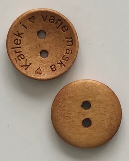 Träknapp Kärlek i varje maska 18 mm ljusbrun