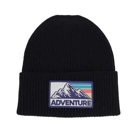 Wild Spirit - Noir cuff Bonnet - Mountain Adventure Patch Black Oversized Beanie @ Hatstore