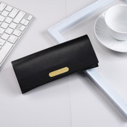 Case Lasilaukku MUSTA black
