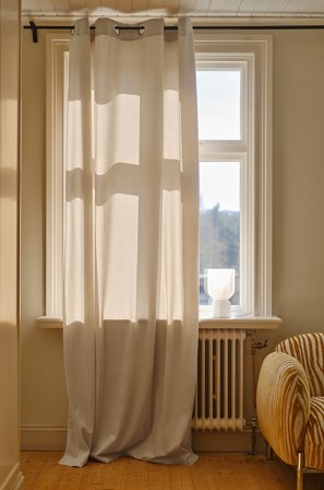 Jotex - Gardin Med Maljer i Fløyel 1-lengde Lys linbeige - SAVANNAH - Kjøp Maljegardiner hos Jotex