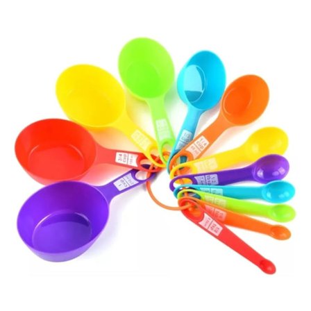 12-delt måleskje-sett i plast for baking og matlaging