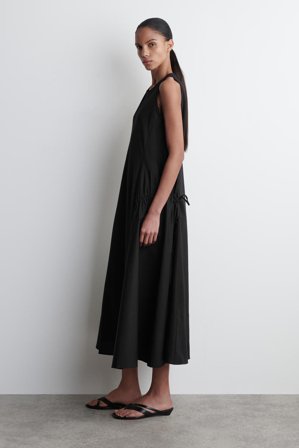 COS Femme Robe Midi À Pans Froncés in Noir