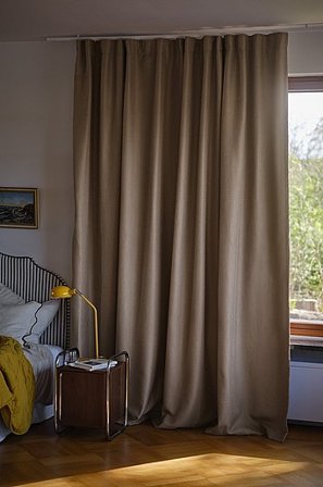 Jotex - Mørklægningsgardin 1 Længde Ekstra Bred Fungi 17-1212 Tcx - SHADOW - Køb Mørklægningsgardiner hos Jotex