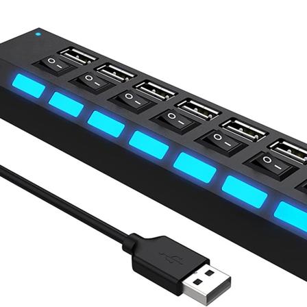 7-porttinen USB 2.0 -keskitin, jossa yksittäiset kytkimet ja LED-valot, USB