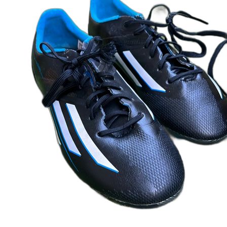 Adidas fotbollsskor