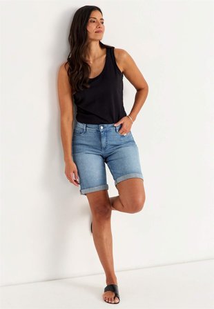 Cellbes of Sweden - Jeans-shorts med komfortabel stretch i lys blå / denim for damer i størrelse 60