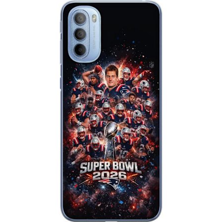 Kompatibelt Mobildeksel til Motorola Moto G31 Super Bowl 2026 plakat med New England Patriots og NFL-trofe i eksplosiv sportsdesign
