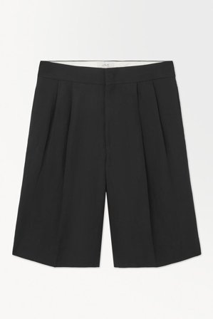 COS Männer Die Shorts Mit Falten in Schwarz
